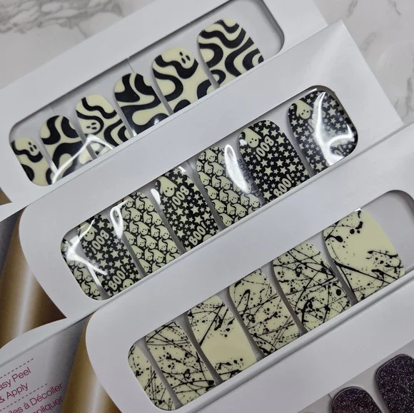 Color Street Nail Polish Strips Set - Picture 5 of 6